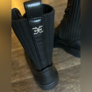 Sam Edelman alúdelo combat boots. in size 6. Light weight.